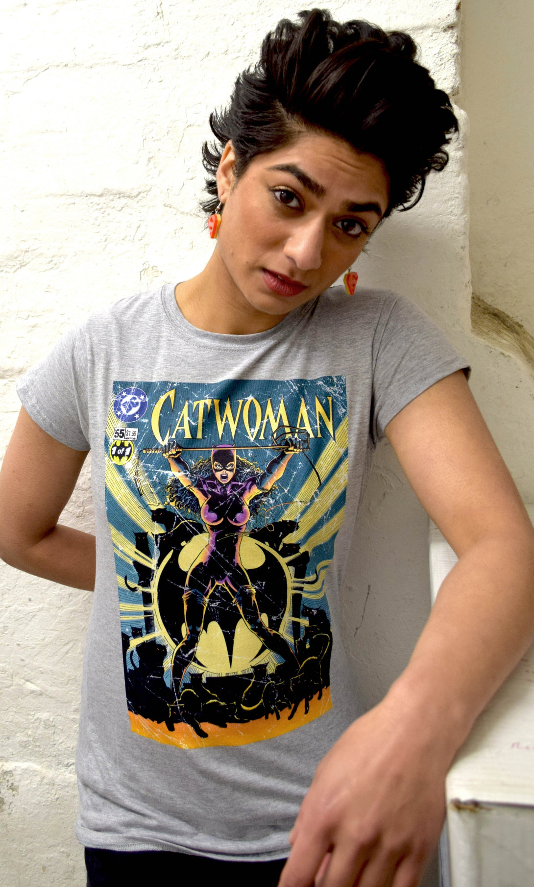 DC Comics Catwoman Cover #55 Retro Official Women's T-shirt Sports Grey - Urban Species