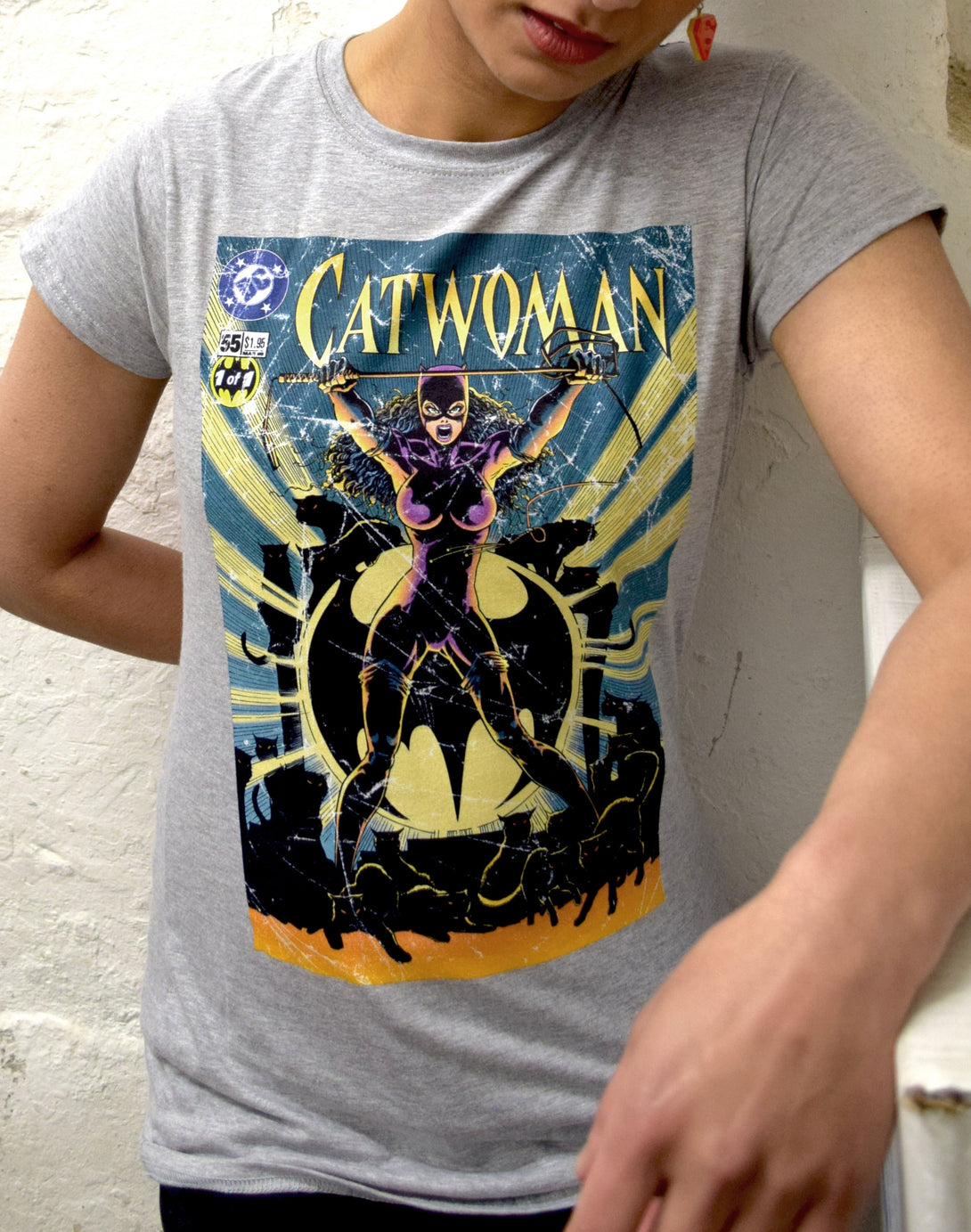 DC Comics Catwoman Cover #55 Retro Official Women's T-shirt Sports Grey - Urban Species