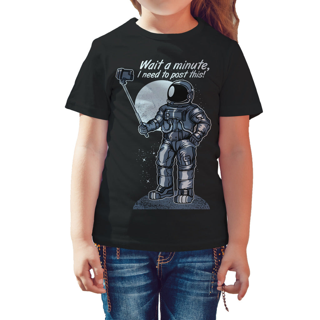 I Love Science Selfie Astronaut Official Kid's T-shirt (Black) - Urban Species Kids Short Sleeved T-Shirt